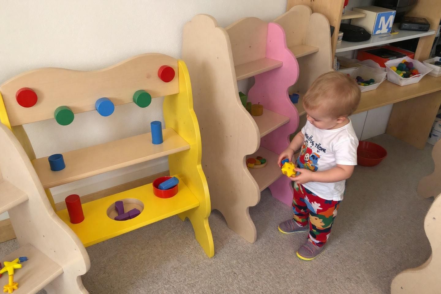 Méthodes pratiques pour organiser les jouets Montessori