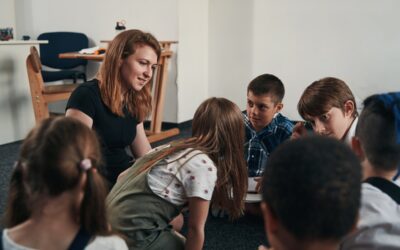 Pédagogie Piaget : les stades pour accompagner votre enfant