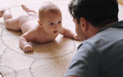 Tummy time : qu’est-ce que c’est, à partir de quand et comment le pratiquer
