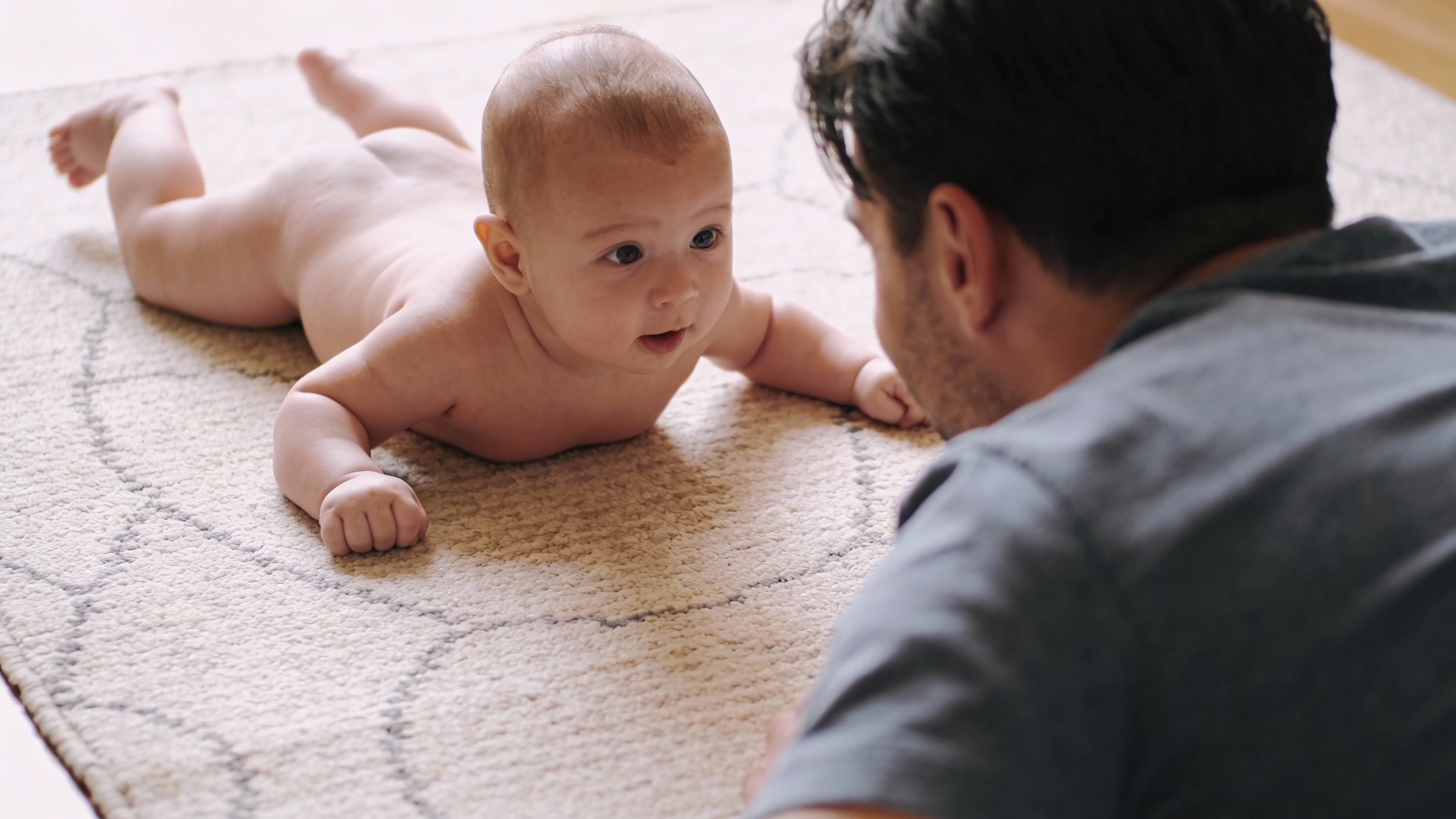 Tummy time à partir de quand