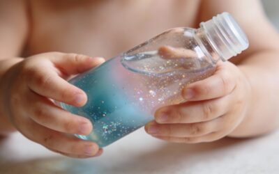 Bouteilles sensorielles pour petites mains : idées liquides visqueux apaisants